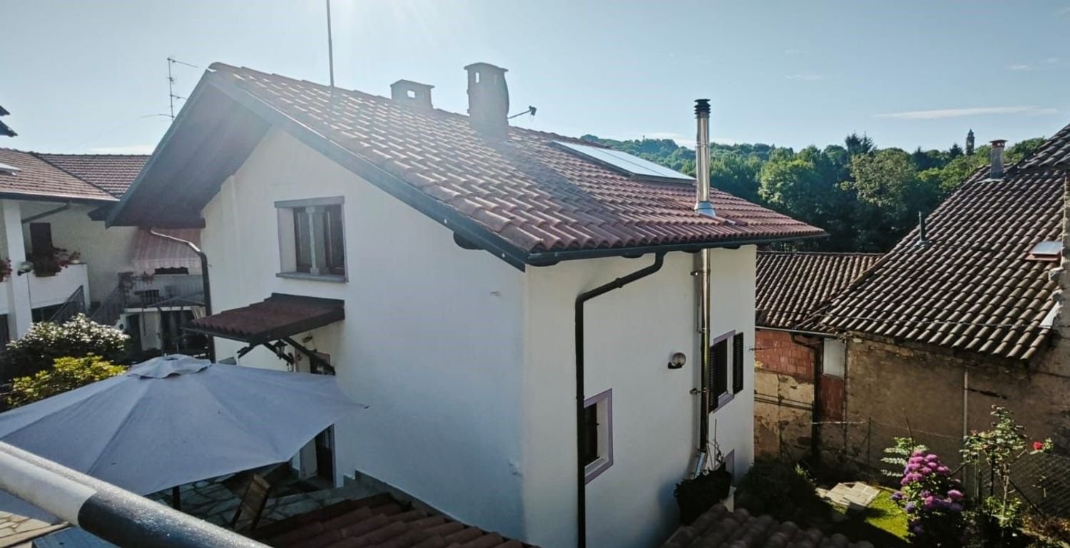 Casa de 5 habitaciónes en Biella, Italy No. 302801