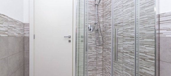 4 bedrooms Apartment in Turin, Italy No. 198141 13