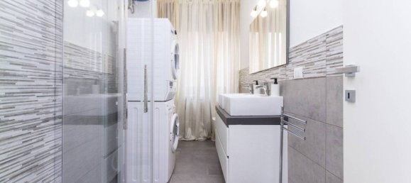 4 bedrooms Apartment in Turin, Italy No. 198141 9