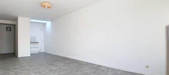 Estudio en Corbeil-Essonnes, France No. 276341 3