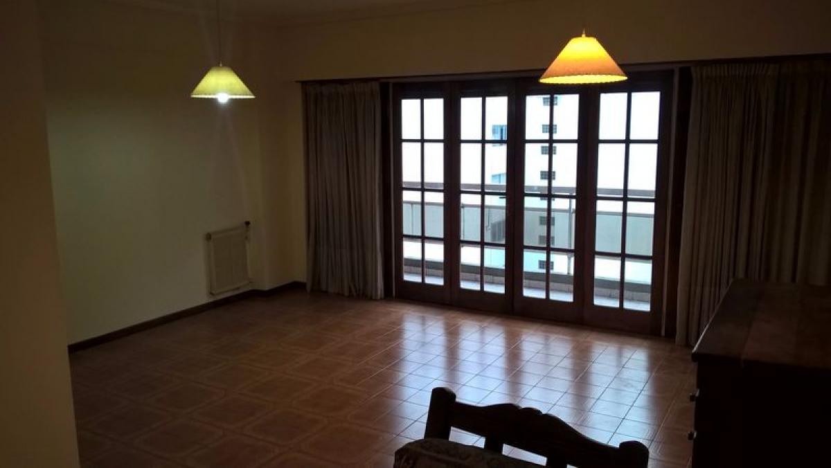 4 bedrooms Apartment in Mar del Plata, Argentina No. 90850