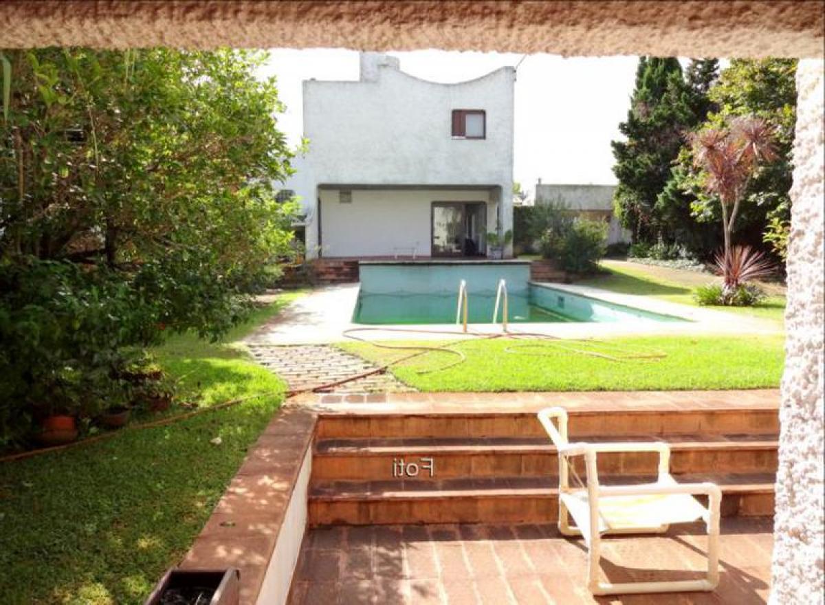 Casa de 3 dormitorios en Canelones, Uruguay No. 10261