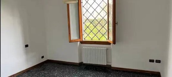 3 rooms House in Poggio a Caiano, Italy No. 45965 6