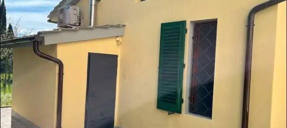 3 rooms House in Poggio a Caiano, Italy No. 45965 2