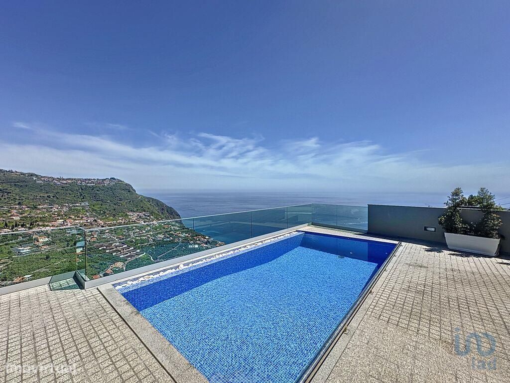 2 bedrooms Villa in Calheta, Portugal No. 145035
