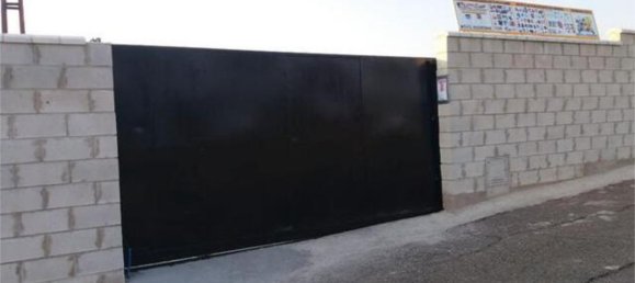 3 bedrooms House in La Carlota, Spain No. 186016 3