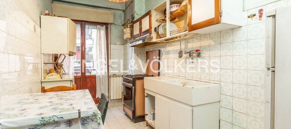 3 bedrooms Apartment in Rome, Italy No. 126172 7