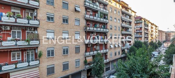 3 bedrooms Apartment in Rome, Italy No. 126172 11
