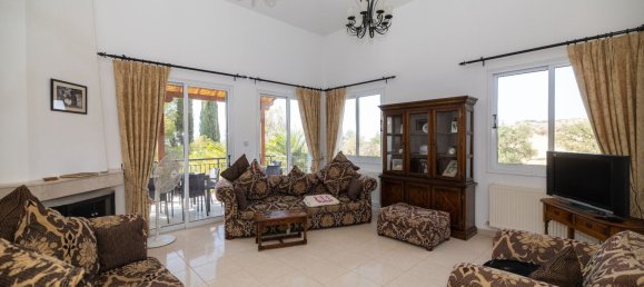 4 bedrooms Villa in Steni, Cyprus No. 21699 11