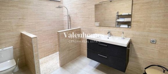 4 bedrooms House in Barcelona, Spain No. 147782 9