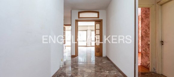 4 bedrooms Apartment in Rome, Italy No. 68743 5