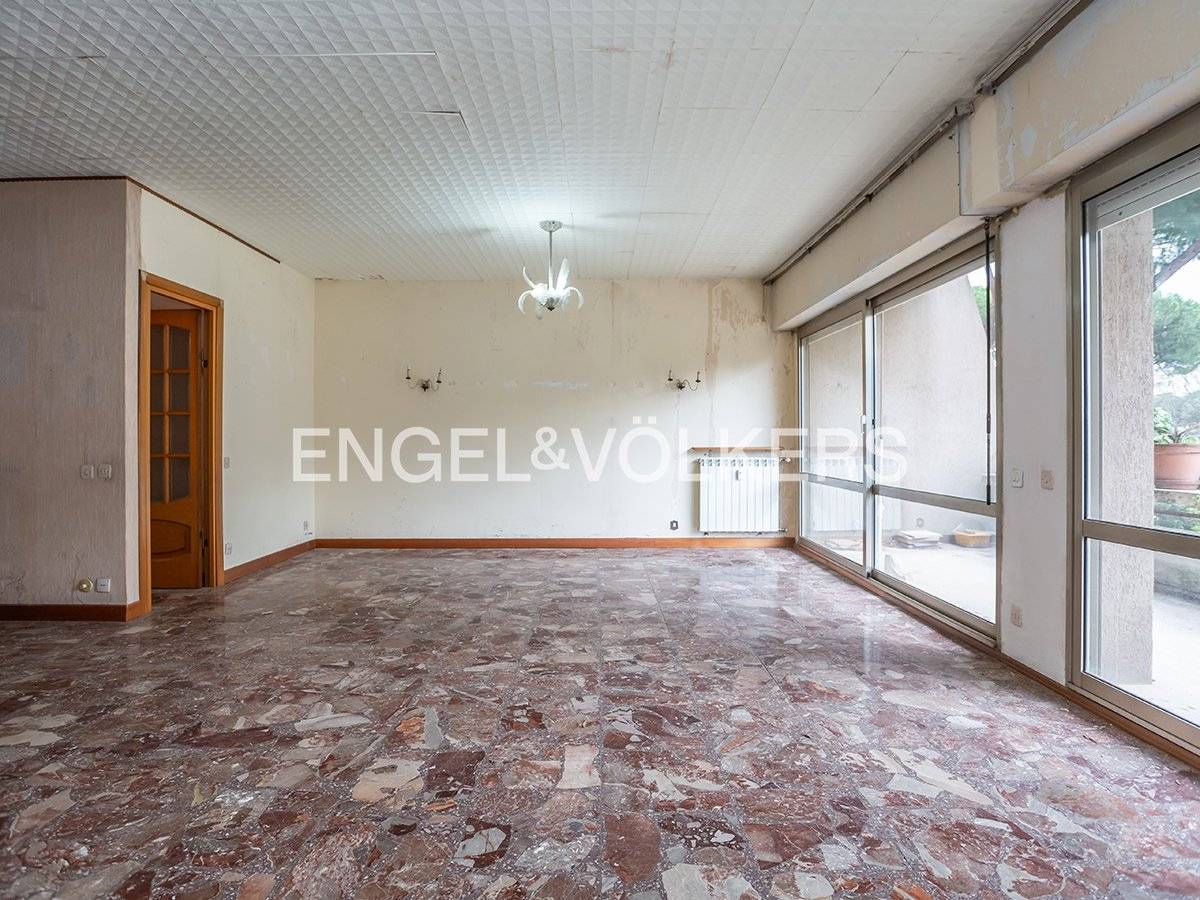 4 bedrooms Apartment in Rome, Italy No. 68743