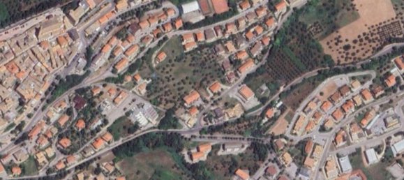 Grundstück in Città Sant'Angelo, Italy 2040m², Nr. 380607 2