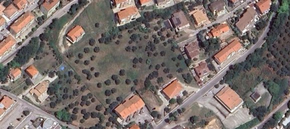 Grundstück in Città Sant'Angelo, Italy 2040m², Nr. 380607 4