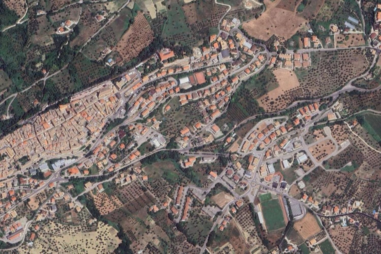 Grundstück in Città Sant'Angelo, Italy 2040m², Nr. 380607