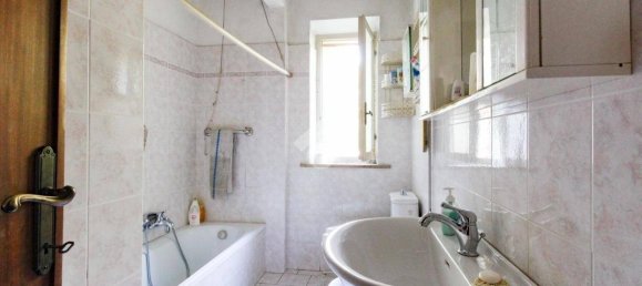 3 bedrooms House in Pisa, Italy No. 48799 22