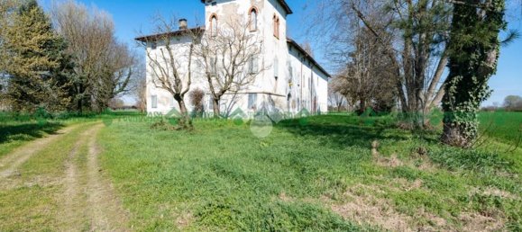 6 bedrooms House in Castelfranco Emilia, Italy No. 167189 5