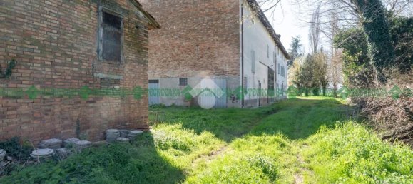 6 bedrooms House in Castelfranco Emilia, Italy No. 167189 10