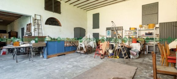 6 bedrooms House in Castelfranco Emilia, Italy No. 167189 12