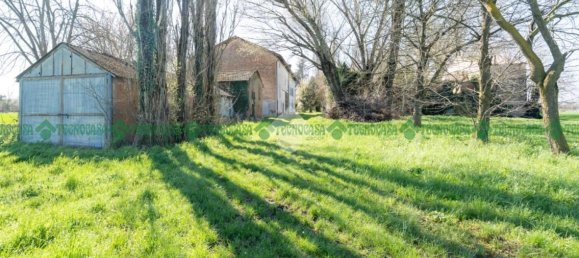 6 bedrooms House in Castelfranco Emilia, Italy No. 167189 9