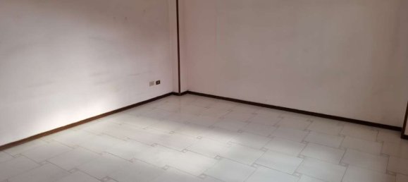 4 rooms Apartment in Palermo, Italy No. 52285 8