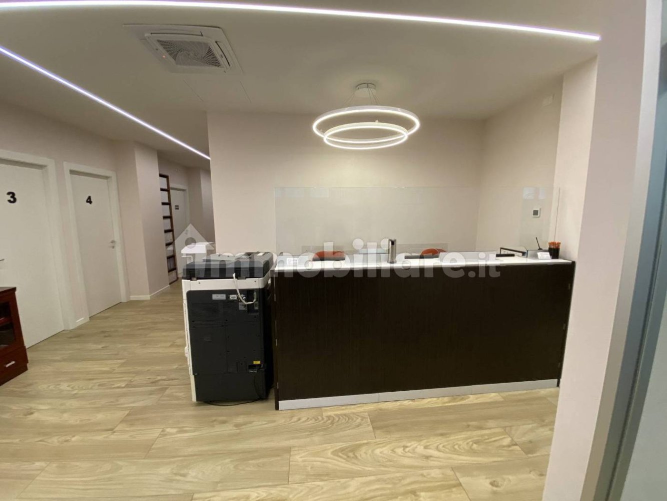 5 rooms Office in Milan, Italy No. 355709