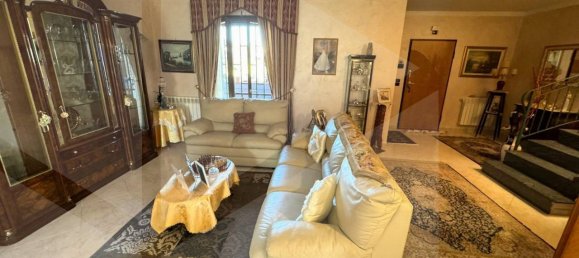 Вилла с 5 комнатами в Барлетта, Италия № 26636 7