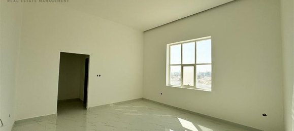 5 bedrooms Villa in Al Qusaidat, UAE No. 94533 14