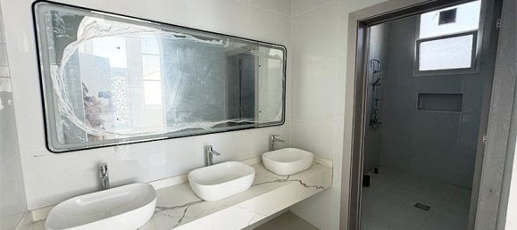 5 bedrooms Villa in Al Qusaidat, UAE No. 94533 20