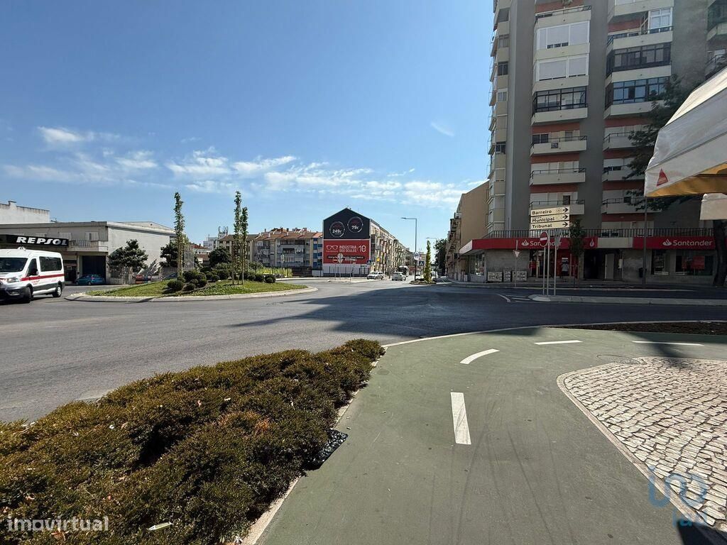  قطعة أرض في Barreiro, Portugal 1575متر مربع رقم 218718