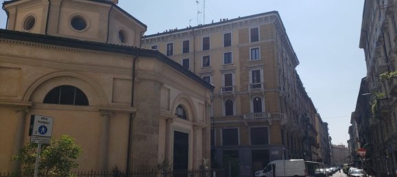 1 bedroom Apartment in Milan, Italy No. 360711 10