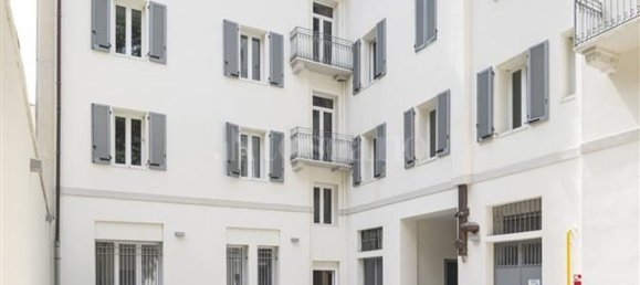 2 rooms Apartment in Milan, Italy No. 338140 3