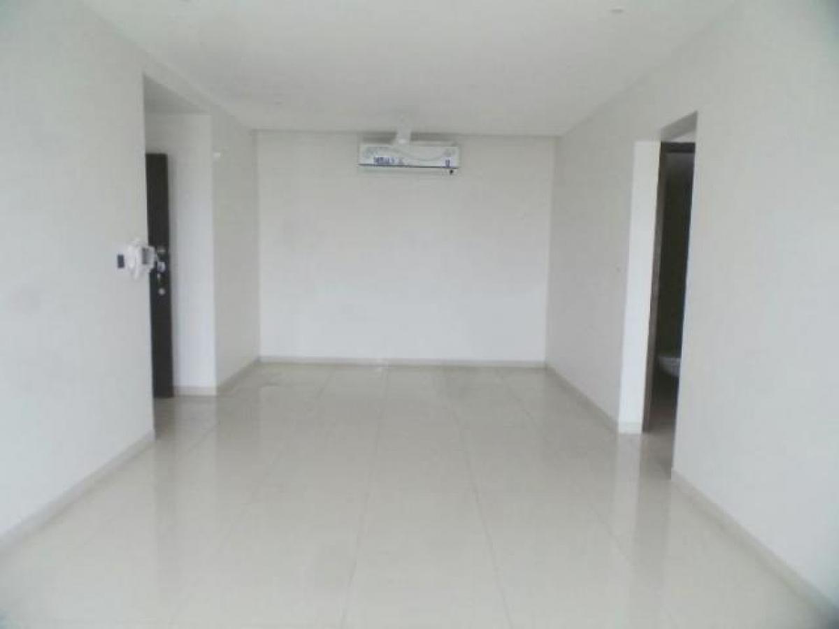 3 bedrooms House in Pune, India No. 5674