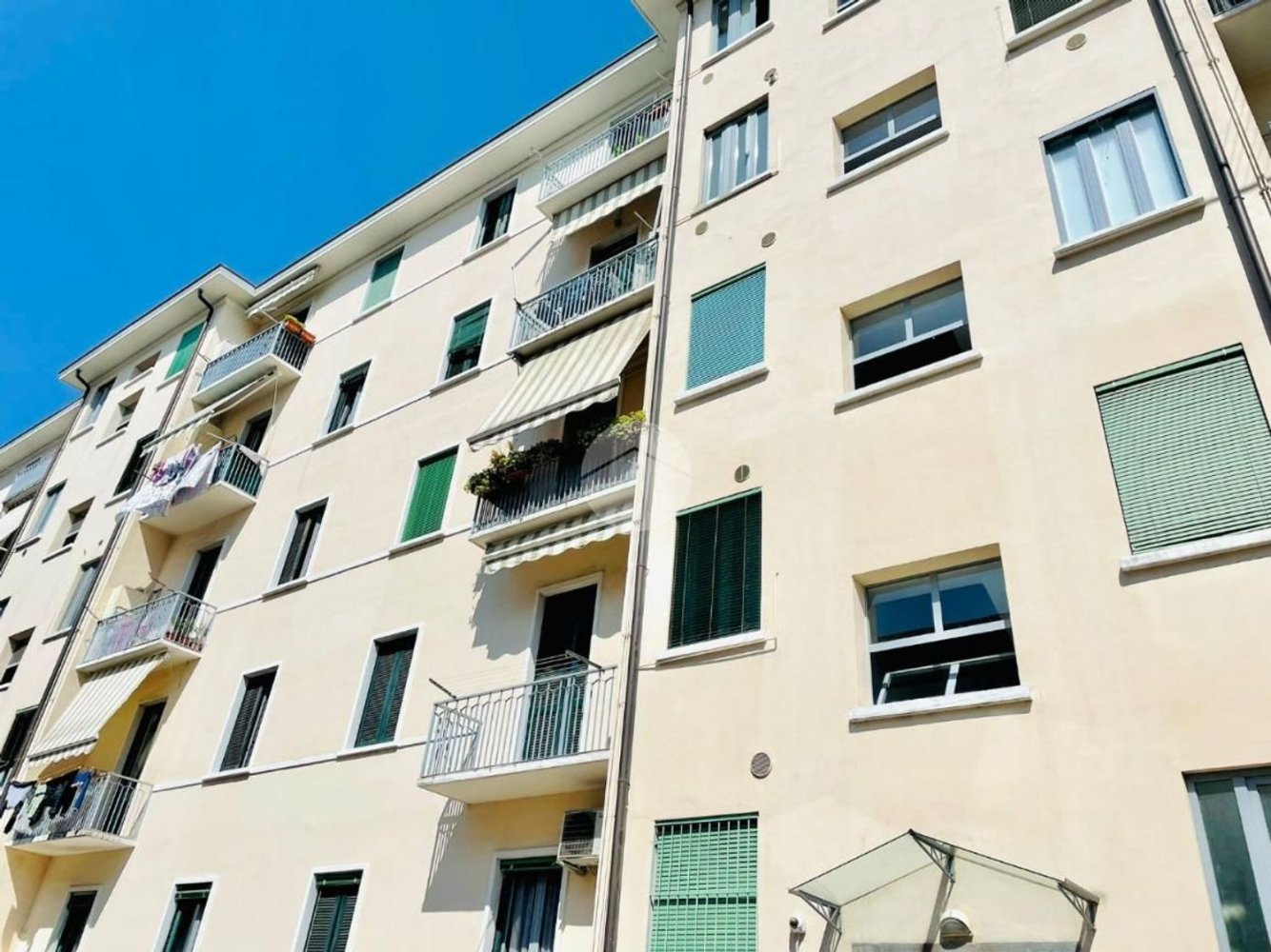 2 bedrooms Apartment in Monza, Italy No. 396675