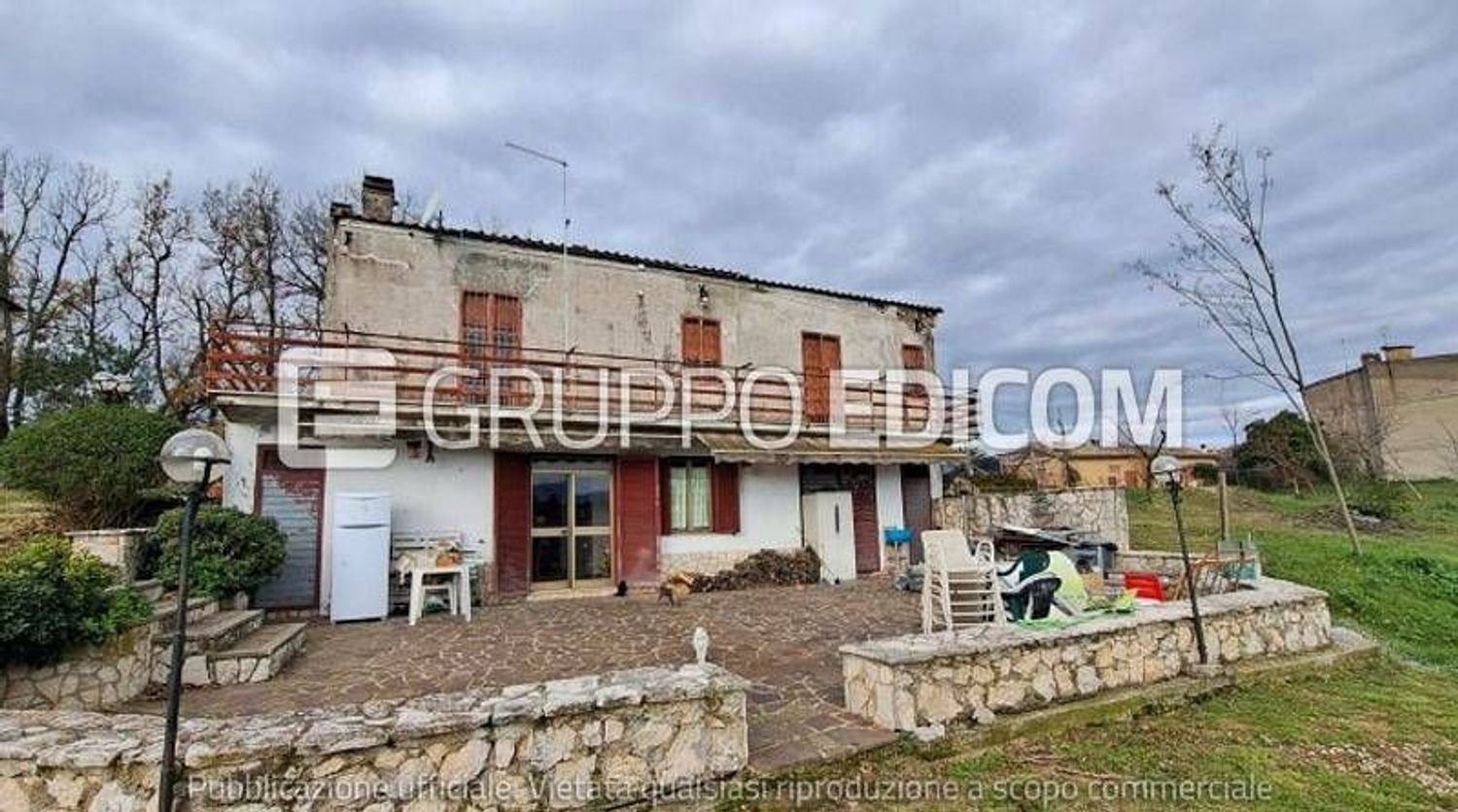 7 rooms Apartment in Forano, Italy No. 32429