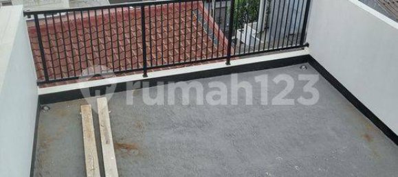 4 bedrooms House in Jakarta, Indonesia No. 1352 30