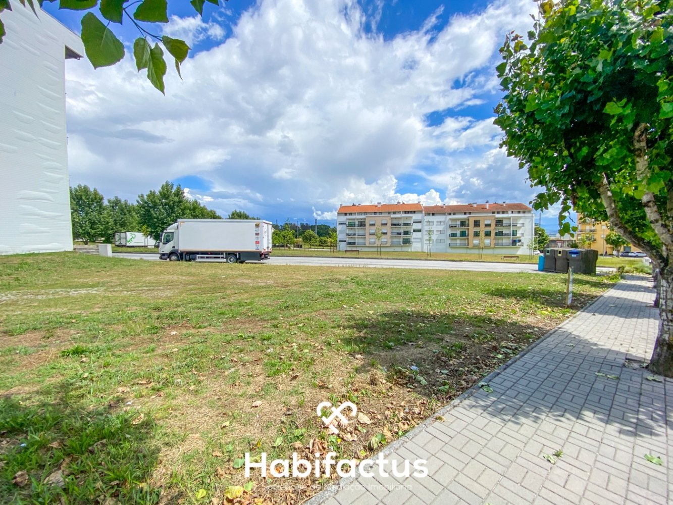 Земельный участок в Нелаш, Португалия № 60054