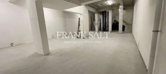 مستودع في Gzira, Malta رقم 13379 9