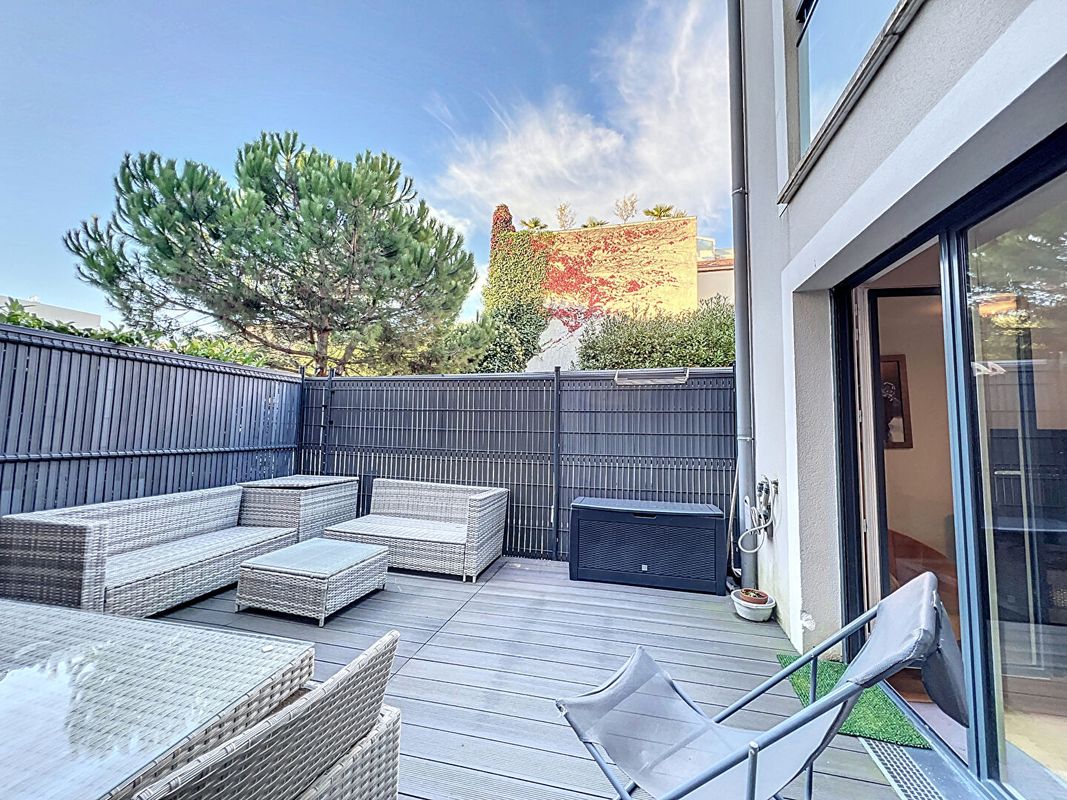 2 غرف نوم شقة في Suresnes, France رقم 141469