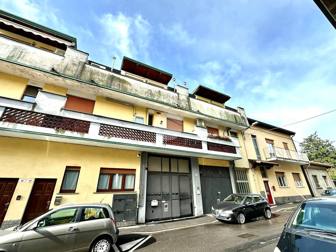 4 rooms Apartment in Lissone, Italy No. 22356