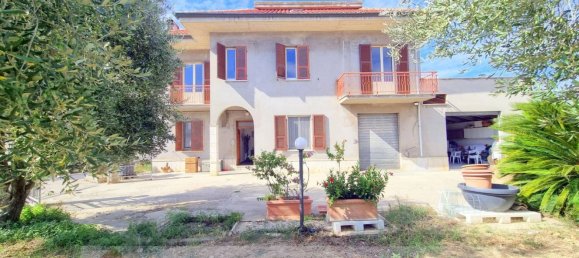 5-Zimmer Haus in Monteprandone, Italy, Nr. 227720 2