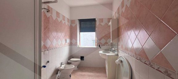 Apartamento de 4 habitaciónes en Ischitella, Italy No. 17818 7