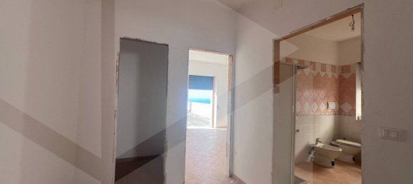 Apartamento de 4 habitaciónes en Ischitella, Italy No. 17818 5