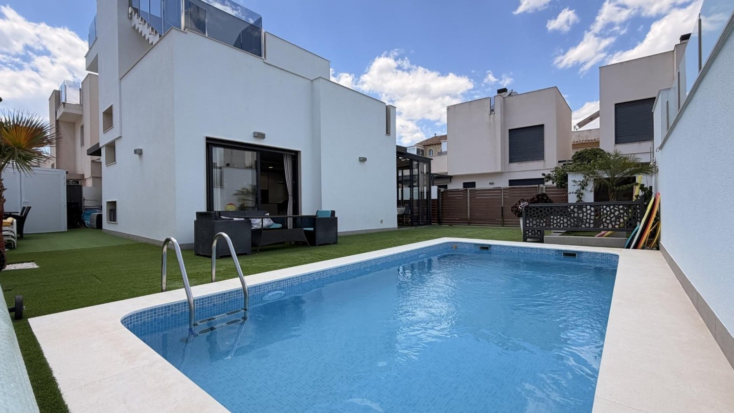5 bedrooms Villa for sale in Torrevieja, Alicante, Valencian Community, Spain № 365978