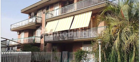 2 bedrooms Apartment in Rome, Italy No. 191003 2