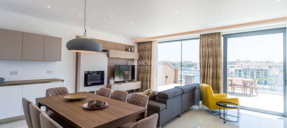 2 bedrooms Penthouse in Ta' Xbiex, Malta No. 9730 9