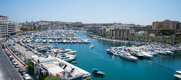 2 bedrooms Penthouse in Ta' Xbiex, Malta No. 9730 2