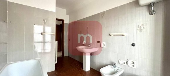 3 bedrooms Apartment in Frosinone, Italy No. 51606 11