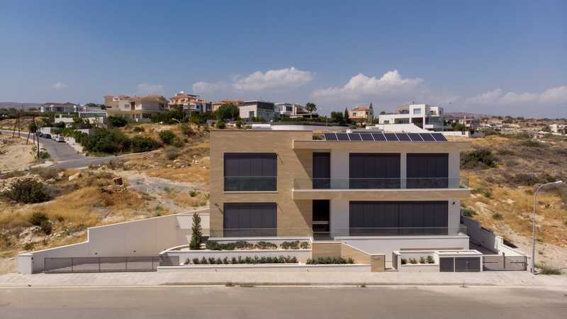 5 bedrooms Villa in Germasogeia, Cyprus No. 20995