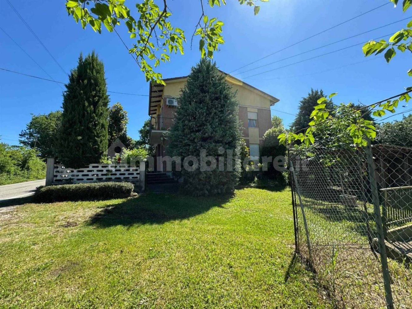 Вилла с 4 спальнями в Гуилья, Италия № 221337